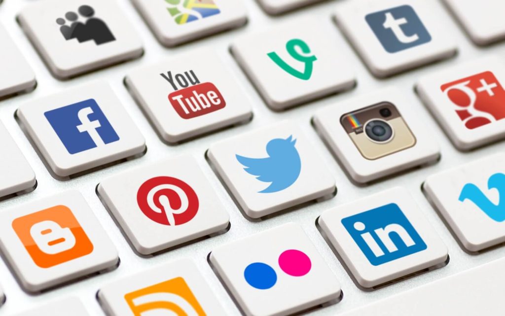Social media marketing for E-Commerce Businesses with social media apps